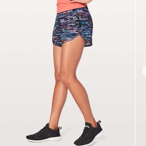 Lululemon Tracker Short V 4"